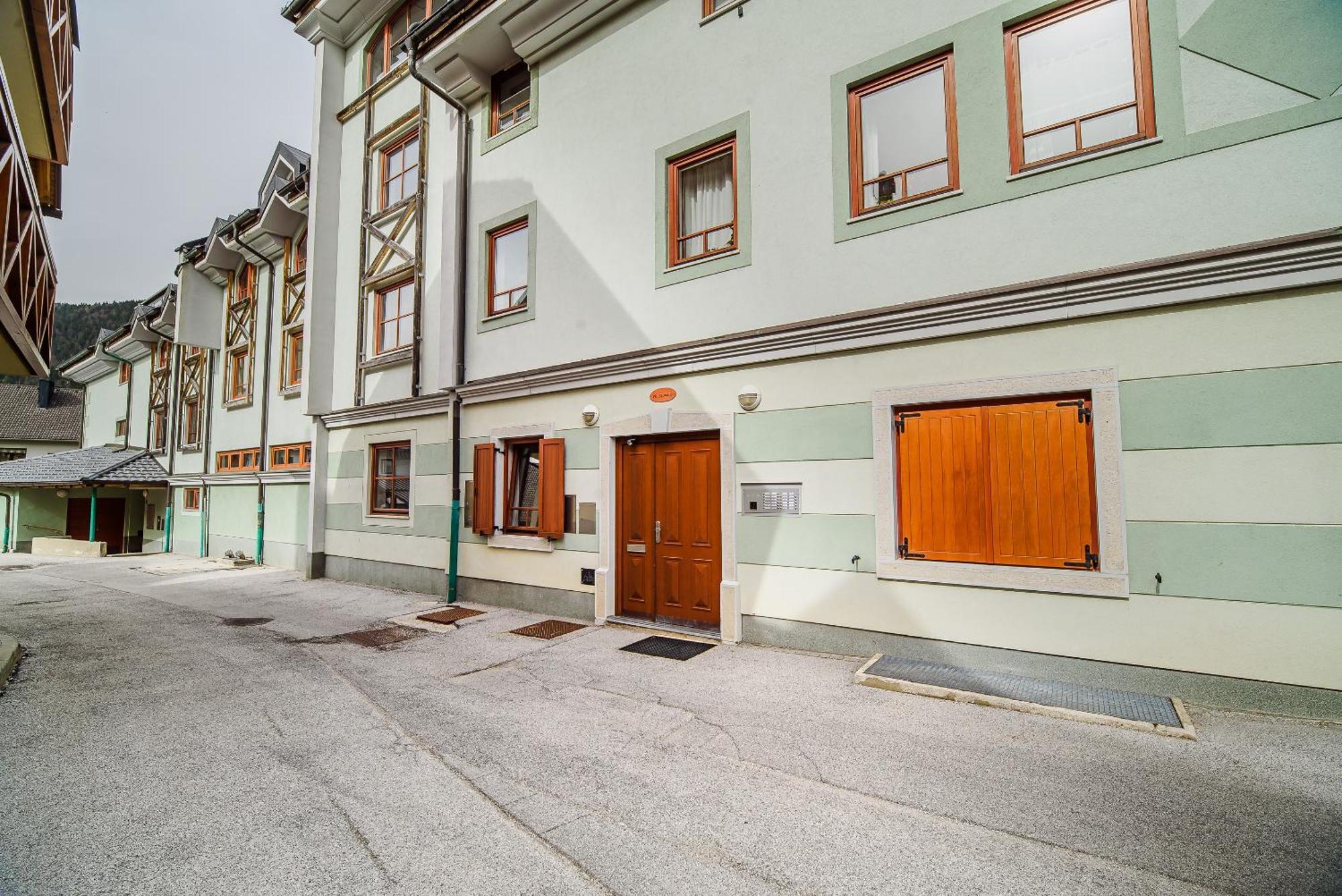Apartments Slavec With Free Onsite Parking 크라니스카고라 외부 사진